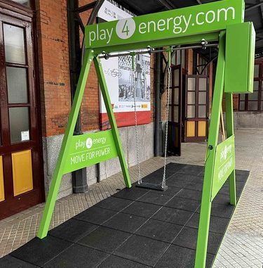 El columpio Eco Swing se instalará en los colegios para concienciar a los más pequeños a través del juego 