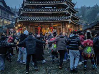 Jóvenes franceses elogian la Village Super League y los intercambios culturales con China